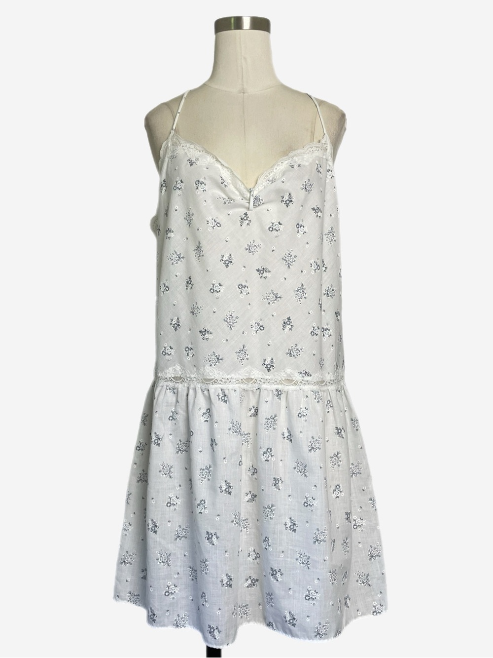 Vintage Vanity Fair White blue floral drop waist lace trim chemise cottagecore M